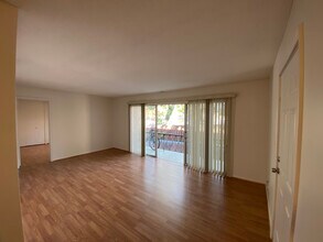 3521 Walnut St, Unit 10 in Kansas City, MO - Building Photo - Building Photo
