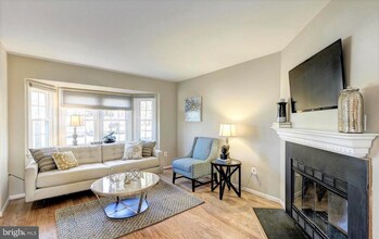 7587 Chrisland Cove in Falls Church, VA - Building Photo - Building Photo