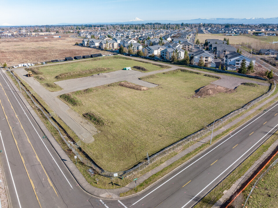 Allison Way Apartments in Woodburn, OR - Building Photo