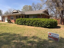 1503 Avondale Dr in Norman, OK - Building Photo