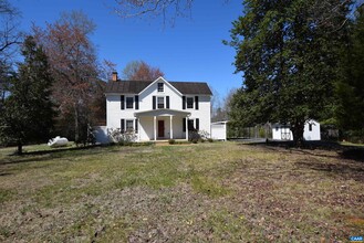 5228 Secretarys Sand Rd in Esmont, VA - Building Photo - Building Photo