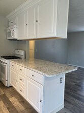 2556 Sabre Ct in Redding, CA - Building Photo - Building Photo