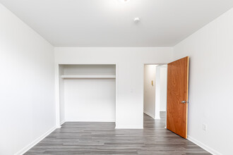 SBM Benton 100 in Hartford, CT - Building Photo - Interior Photo