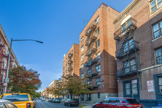 2102 Beverley Rd in Brooklyn, NY - Building Photo - Building Photo