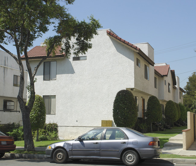 125 N 3rd St in Alhambra, CA - Building Photo - Building Photo