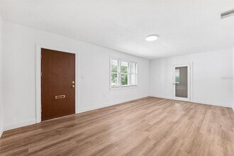 1205 E Hamilton Ave in Tampa, FL - Building Photo - Building Photo