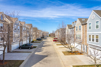 386 NE Sandalwood in Waukee, IA - Building Photo - Building Photo