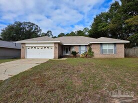 6913 Hanover Ct in Milton, FL - Building Photo