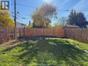 941 Cataraqui St in Windsor, ON - Building Photo - Building Photo