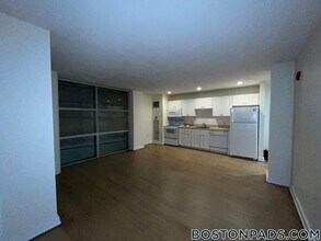 40 Boylston St, Unit 405 in Boston, MA - Foto de edificio - Building Photo