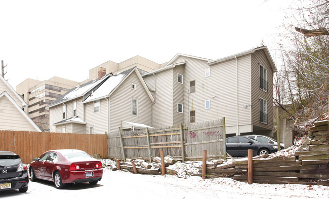 507 Glen Ct in Ann Arbor, MI - Foto de edificio - Building Photo