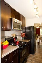 2100 E Stassney Ln in Austin, TX - Building Photo - Building Photo