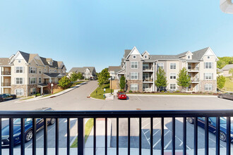49 Clayton Blvd-Unit -FL2-ID1270A in Baldwin Place, NY - Foto de edificio - Building Photo