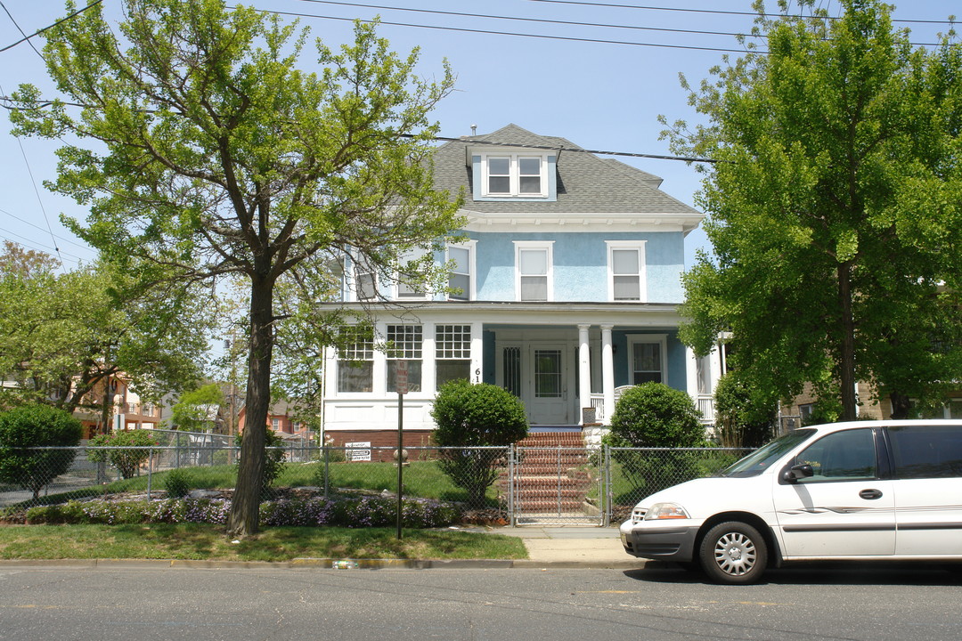 615 Asbury Ave in Asbury Park, NJ - Foto de edificio