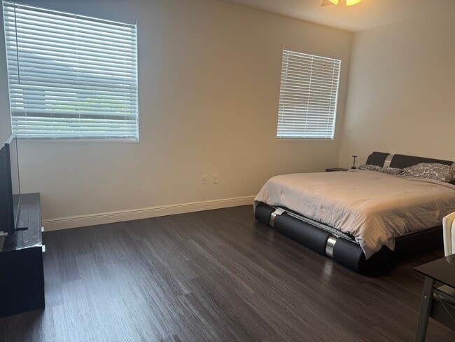 22932 SW 114th Path in Miami, FL - Foto de edificio - Building Photo