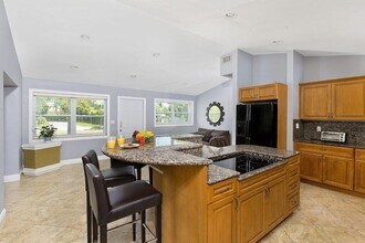 272 NW 45th St in Boca Raton, FL - Foto de edificio - Building Photo