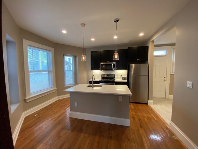 301 E 19th Ave in Columbus, OH - Foto de edificio - Building Photo