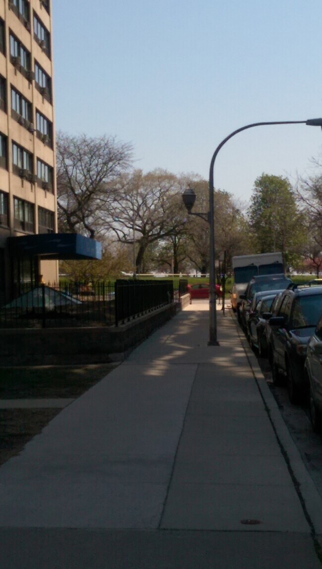 656 W Gordon Terrace, Unit 3E in Chicago, IL - Foto de edificio - Building Photo