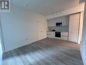 120 Broadway Ave in Toronto, ON - Building Photo - Building Photo