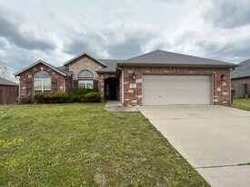 4820 W Soapstone Dr in Fayetteville, AR - Building Photo
