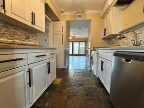 2041 Winrock Blvd in Houston, TX - Building Photo - Building Photo