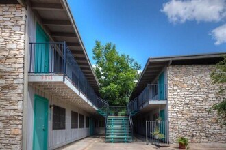 3011 Whitis Ave in Austin, TX - Building Photo - Building Photo
