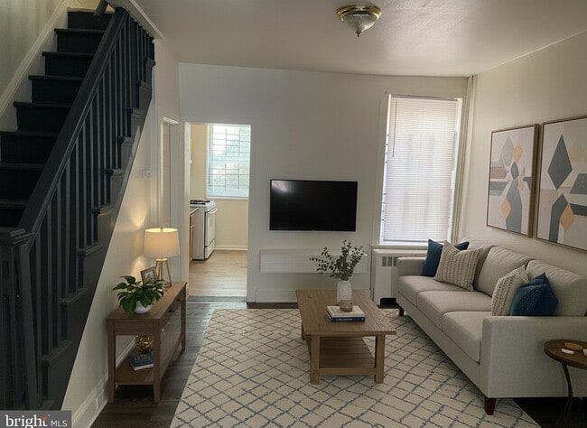 property at 1857 E Lippincott St