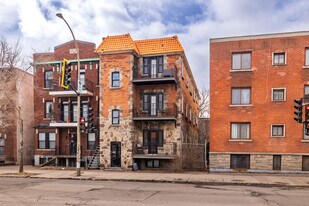 5324-5340 Papineau Ave in Montréal, QC - Building Photo