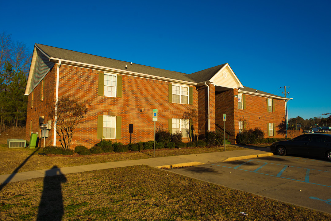 Inverness Apartments in Clanton, AL - Building Photo