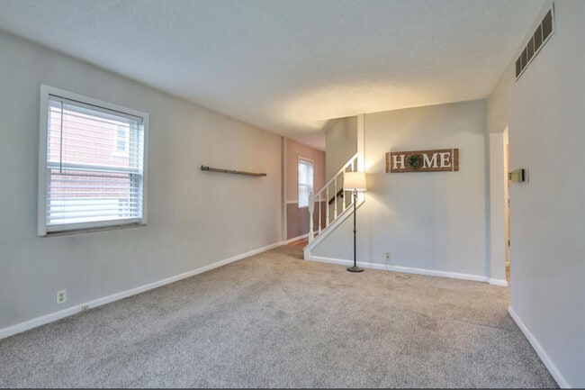 37 Towanda Dr in Highland Heights, KY - Building Photo - Building Photo