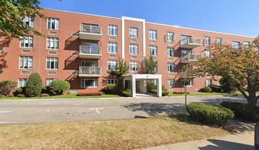 29 Vernon St, Unit 35 Vernon St #410 in Brookline, MA - Building Photo - Building Photo