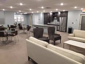 Regency Commons in Clarion, PA - Foto de edificio - Building Photo