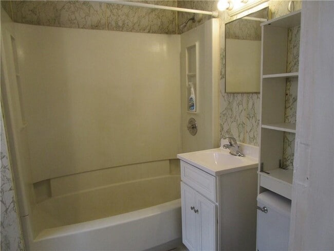 property at 389 Meigs St