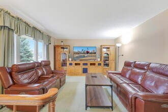 11333 Welcome Ave N in Champlin, MN - Foto de edificio - Building Photo