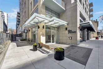 848 Yates St in Victoria, BC - Building Photo - Building Photo