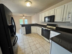 9847 Cranberry Cir in Fishers, IN - Building Photo - Building Photo