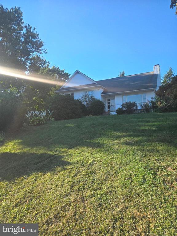 property at 109 E Clearview Dr