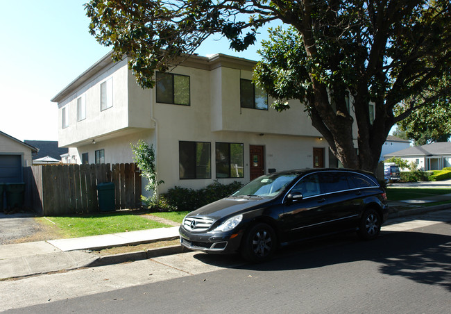 1104 7th Ave in San Mateo, CA - Building Photo - Building Photo