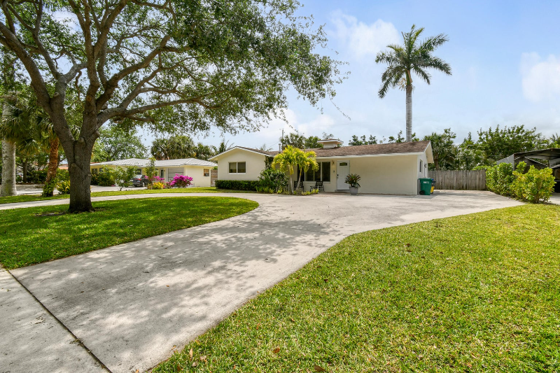 400 Tequesta Dr in Jupiter, FL - Foto de edificio