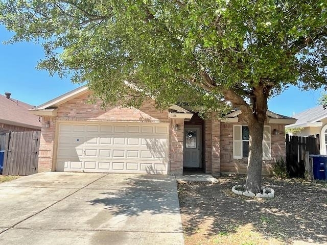 11116 Escandon Dr in Laredo, TX - Building Photo