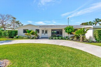 502 SW 28th Ave in Boynton Beach, FL - Building Photo - Building Photo