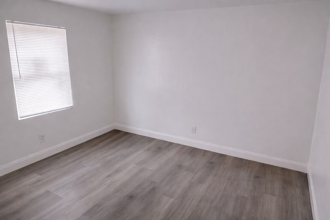 107 Garland Ter in Warner Robins, GA - Foto de edificio - Building Photo