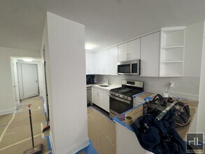 EAST 56 STREET in New York, NY - Building Photo - Building Photo