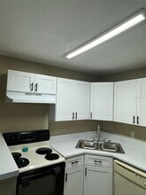 4760 Walden Cir in Orlando, FL - Building Photo - Building Photo