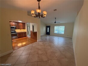 5361 Hickory Wood Dr in Naples, FL - Building Photo - Building Photo