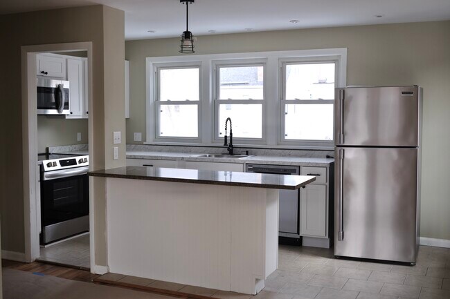 257 Pawling Ave in Troy, NY - Building Photo - Building Photo