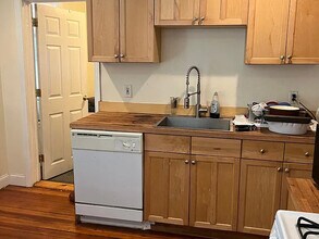 65 Pleasant St, Unit 1 in Cambridge, MA - Building Photo - Building Photo