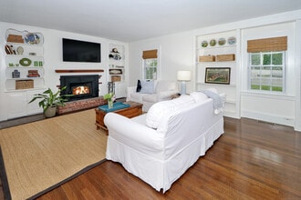 635 Stratfield Rd in Fairfield, CT - Building Photo - Building Photo