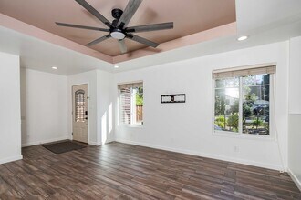 861 Hollenbeck Ave in Sunnyvale, CA - Foto de edificio - Building Photo