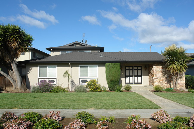 1337 Castlemont Ave in San Jose, CA - Building Photo - Building Photo